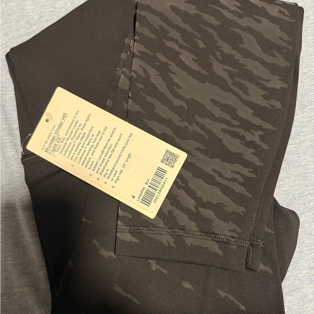 Black and Gray Patterned Leggings